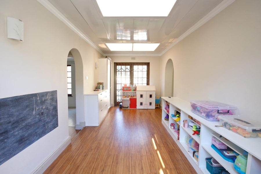 5 Bedroom Property for Sale in Claremont Western Cape